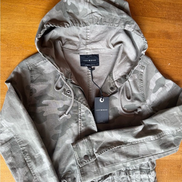 LUCKY BRAND ( NWT ) Olive Green Camo Hooded Jacket - Picture 5 of 13